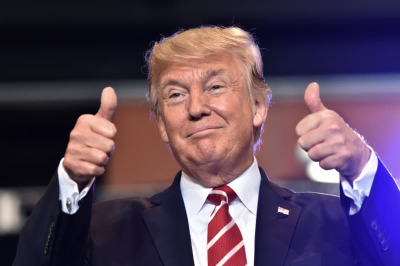 Donald Trump - Thumbs Up