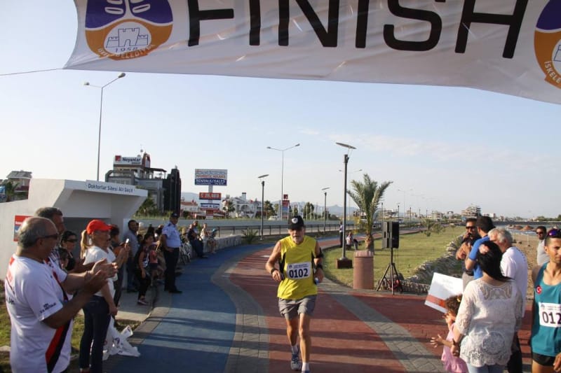 exercise-Roger Bara at race